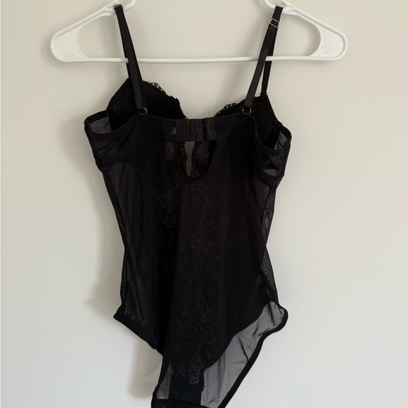 Marilyn Monroe Elegant Black Lace Bra - Picture 2 of 3